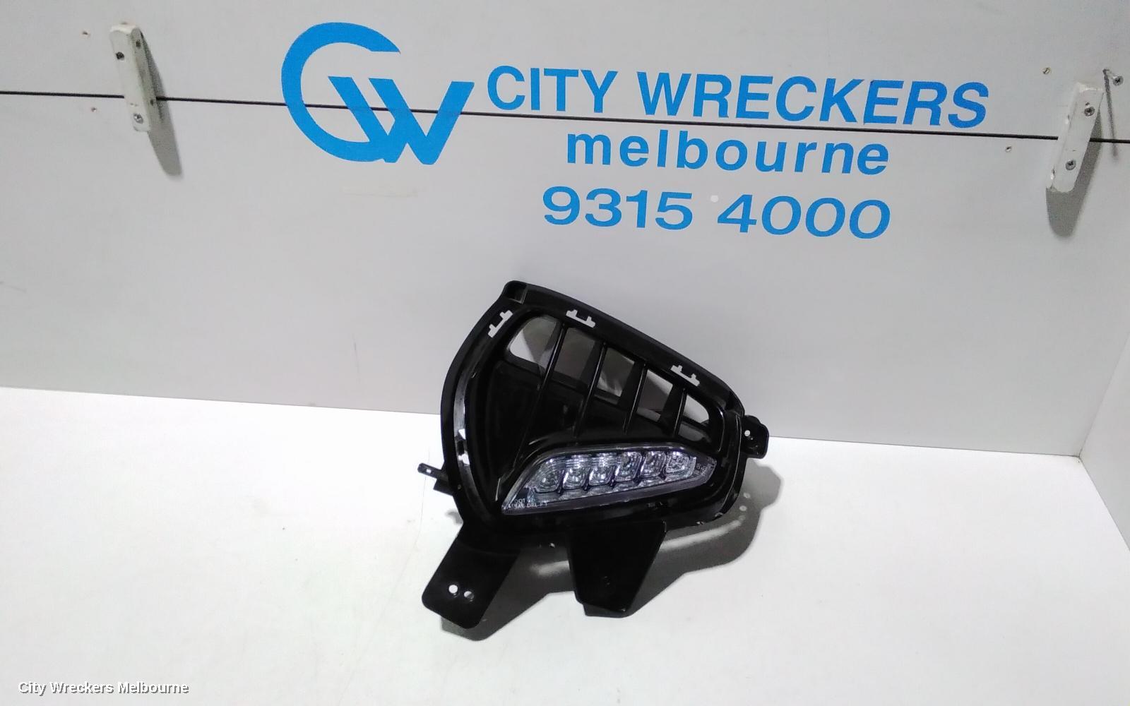 HYUNDAI I30 RIGHT INDICATOR/FOG/SIDE, DAYTIME RUNNING LAMP, PD, HATCH (S. KOREA VIN KMHH), GO/ACTIVE/ELITE/SR, SINGLE LED TYPE (3 PIN PLUG), 03/2017 - 08/2020