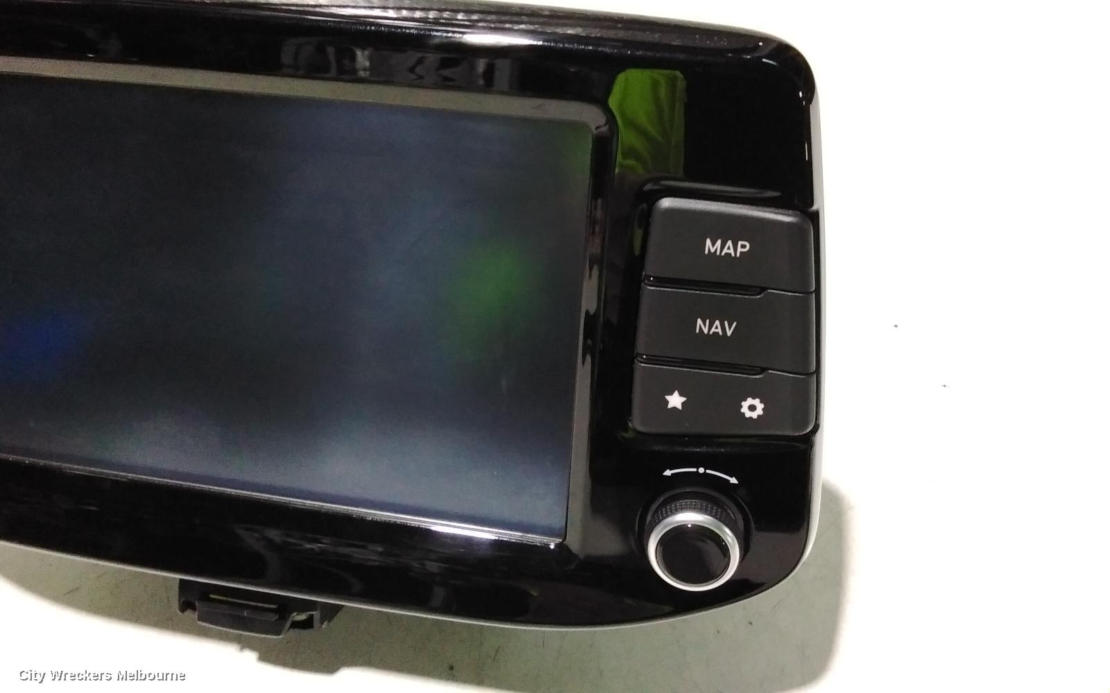 HYUNDAI I30 RADIO/CD/DVD/SAT/TV, HEAD UNIT & DISPLAY, 8 IN, SAT NAV/STANDARD AUDIO TYPE, (S. KOREA VIN KMHH), PD, HATCH, 03/2017 - 07/2020