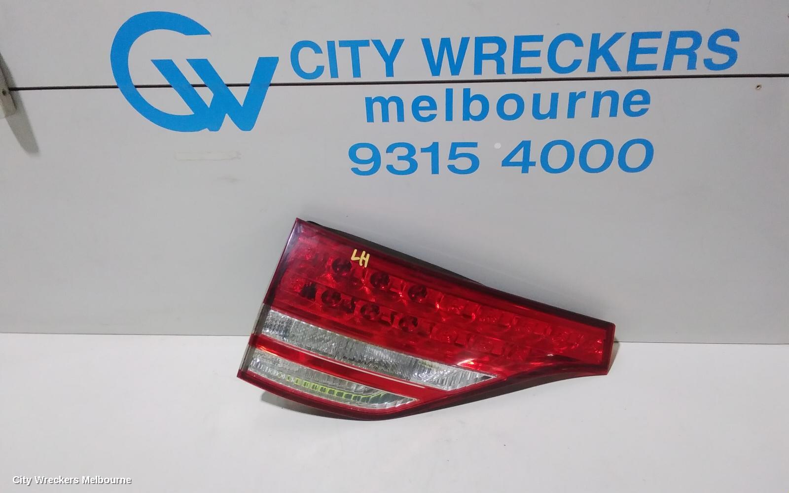 TOYOTA TARAGO REAR GARNISH, TAILGATE LAMP (LH SIDE), ACR50R, 03/2006 - 12/2008