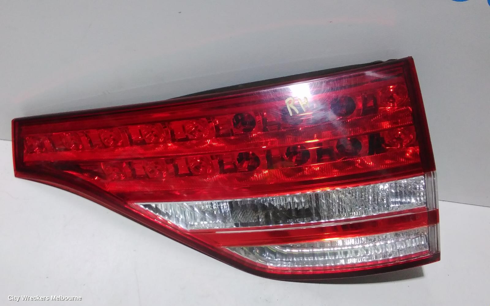 TOYOTA TARAGO REAR GARNISH, TAILGATE LAMP (RH SIDE), ACR50R, 03/2006 - 12/2008