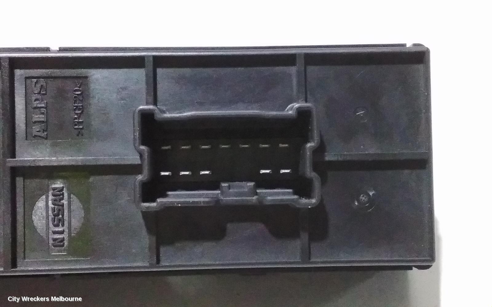 NISSAN JUKE PWR DR WIND SWITCH, RH FRONT (MASTER SWITCH), F15, 06/2010 - 12/2019