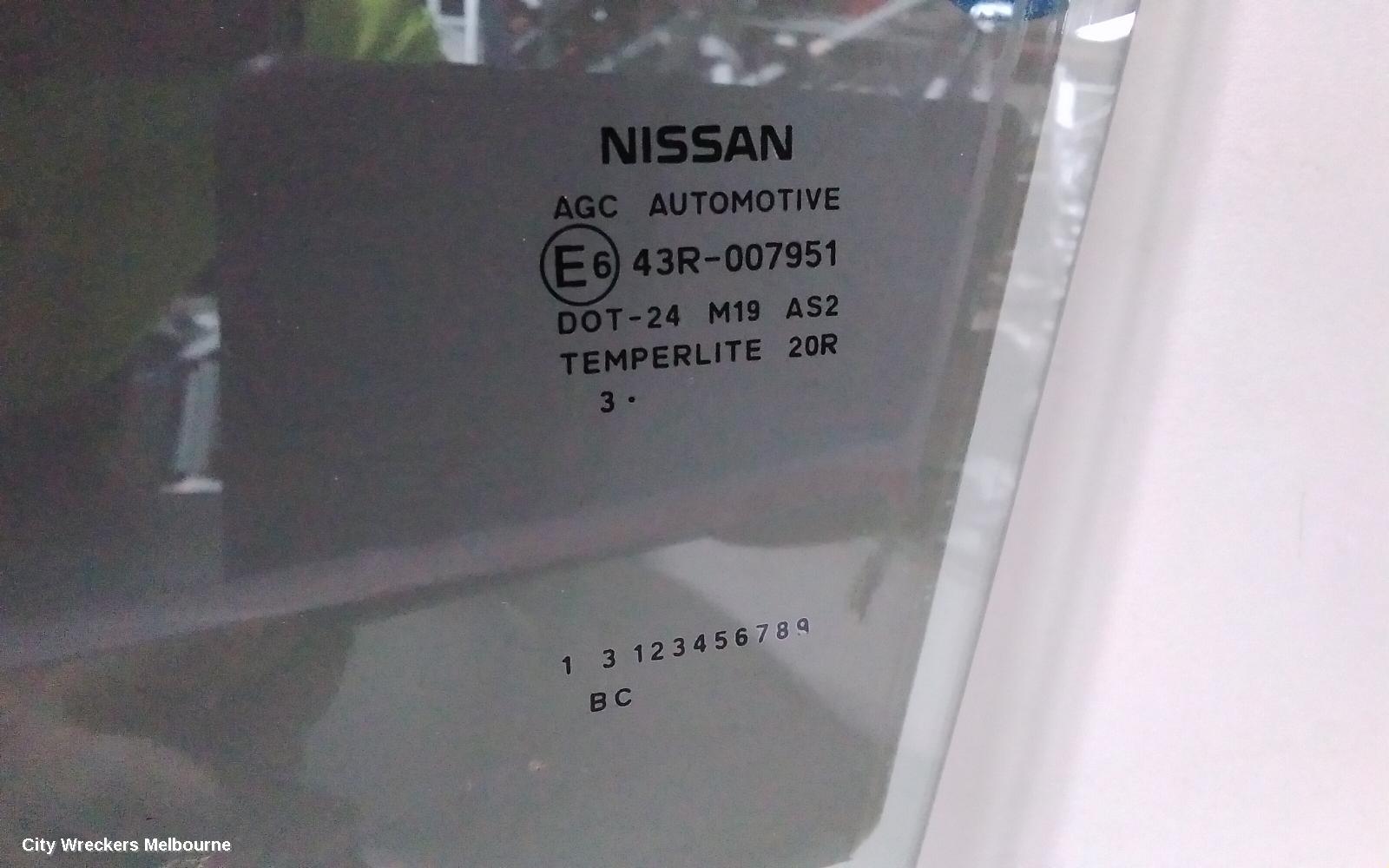 NISSAN JUKE LEFT FRONT DOOR WINDOW, F15, 06/2010 - 12/2019