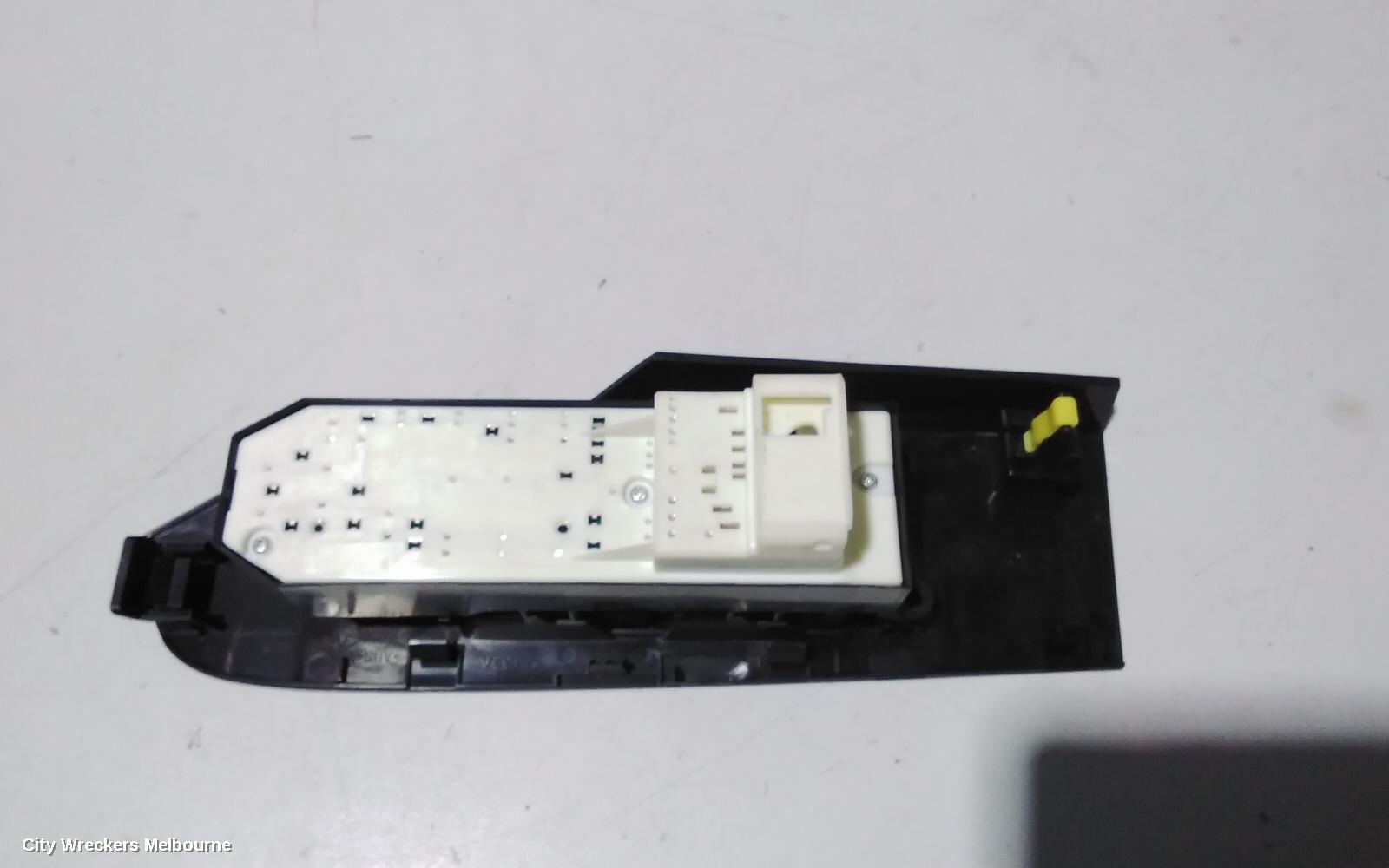 TOYOTA COROLLA PWR DR WIND SWITCH, RH FRONT (MASTER SWITCH), ZRE182R, HATCH, STANDARD, 03/2015 - 06/2018