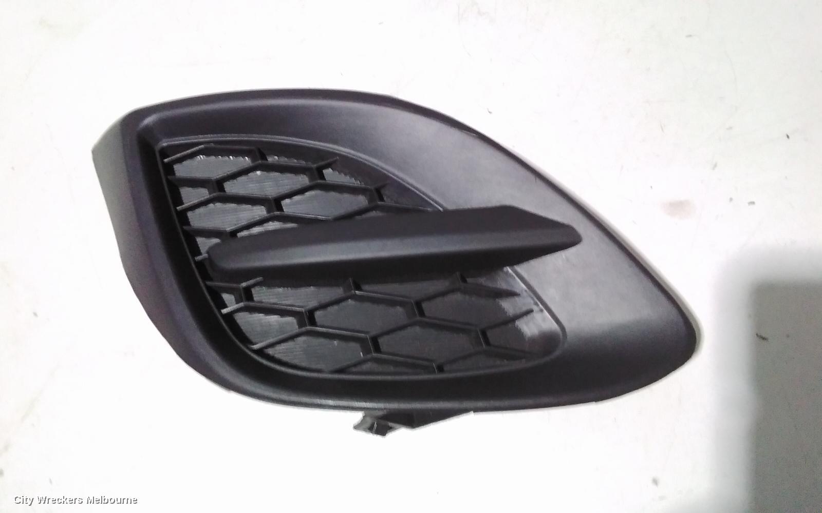 MAZDA 2 RIGHT INDICATOR/FOG/SIDE, BUMPER FOGLAMP, DE SERIES, 09/2007 - 09/2014