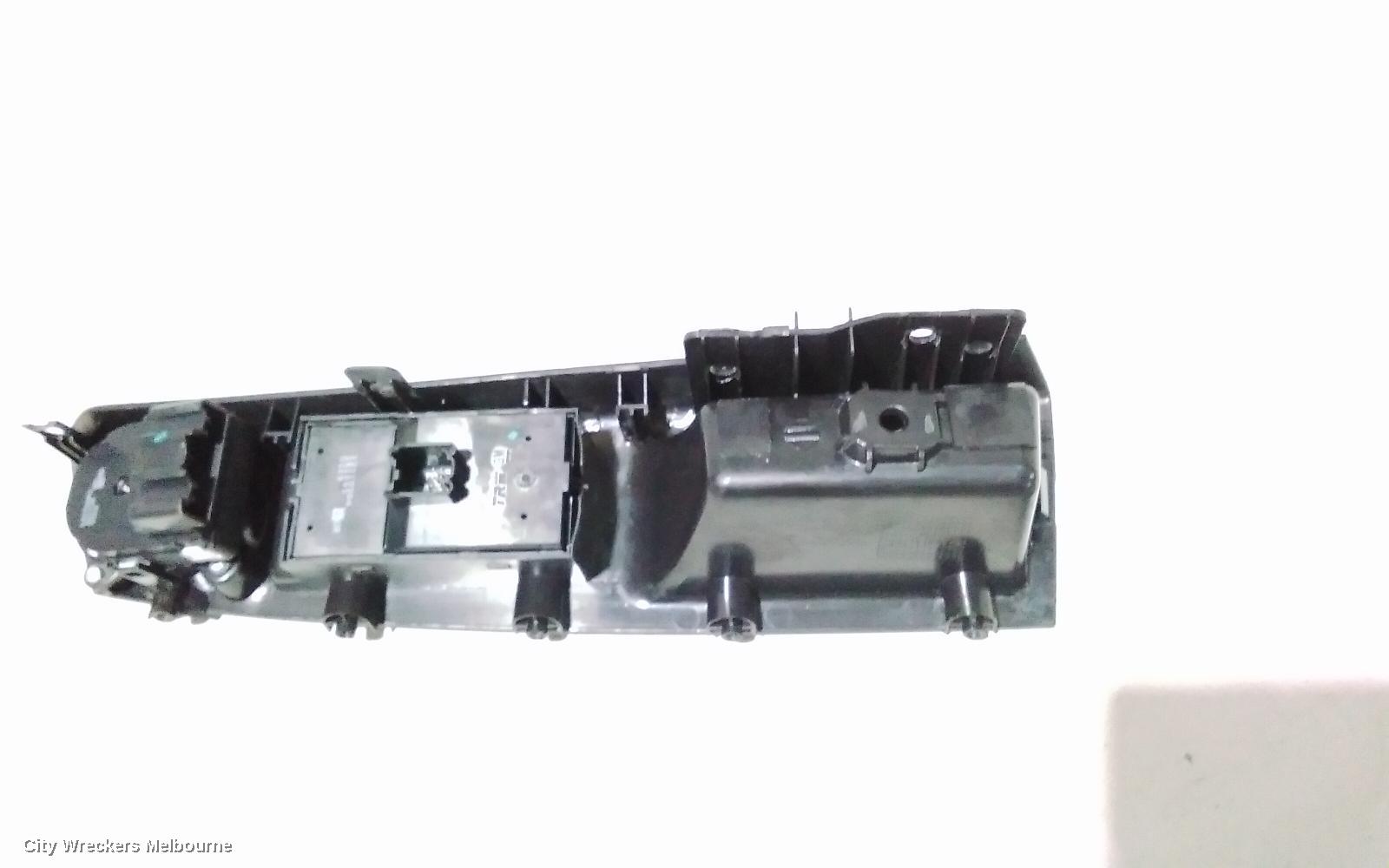 HOLDEN CRUZE PWR DR WIND SWITCH, RH FRONT (MASTER SWITCH), JG, 03/2009 - 02/2011