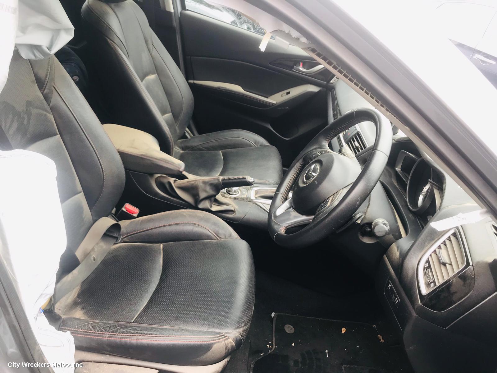 MAZDA 3 RIGHT FRONT WINDOW REG/MOTOR, BM-BN, 06/2013 - 02/2019