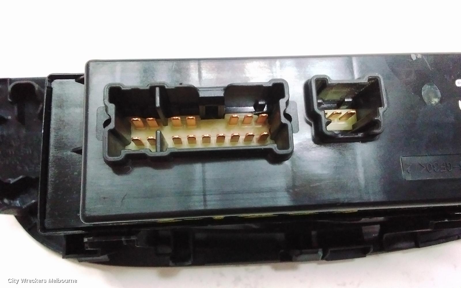 NISSAN QASHQAI PWR DR WIND SWITCH, RH FRONT (MASTER SWITCH), J11, 06/2014 ONWARDS