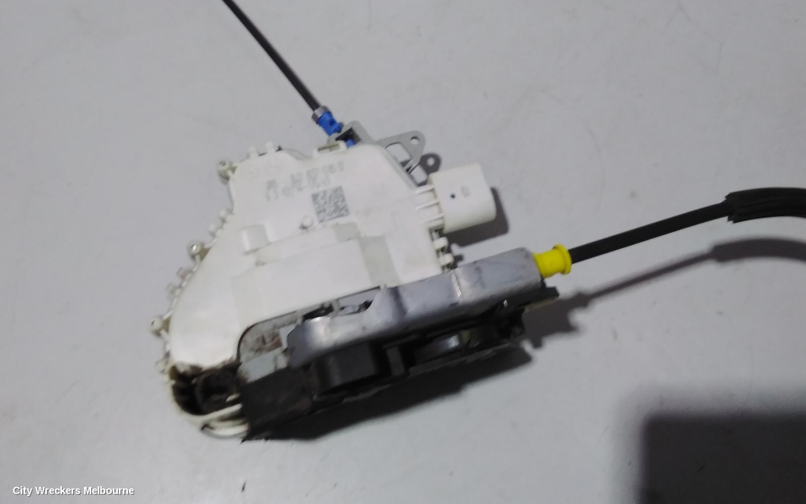 AUDI Q3 DOOR/BOOT/GATE LOCK, RIGHT FRONT DOOR LOCK, 8U, DUAL ROW (8 PIN), P/N 8J2837016F, 11/2014 - 12/2018