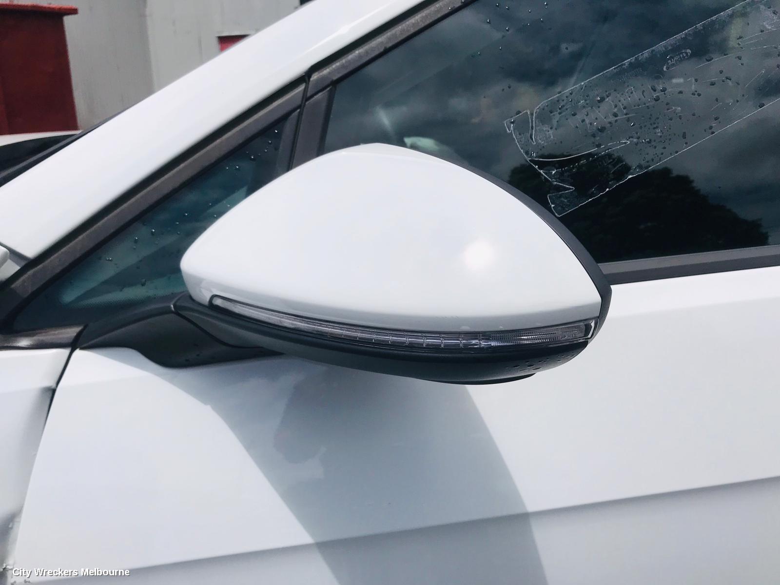 VOLKSWAGEN GOLF RIGHT TAILLIGHT, GEN 7, HATCH, STANDARD, TRENDLINE/COMFORTLINE, NON LED TYPE, NON TINTED TYPE, 03/2013 - 03/2017