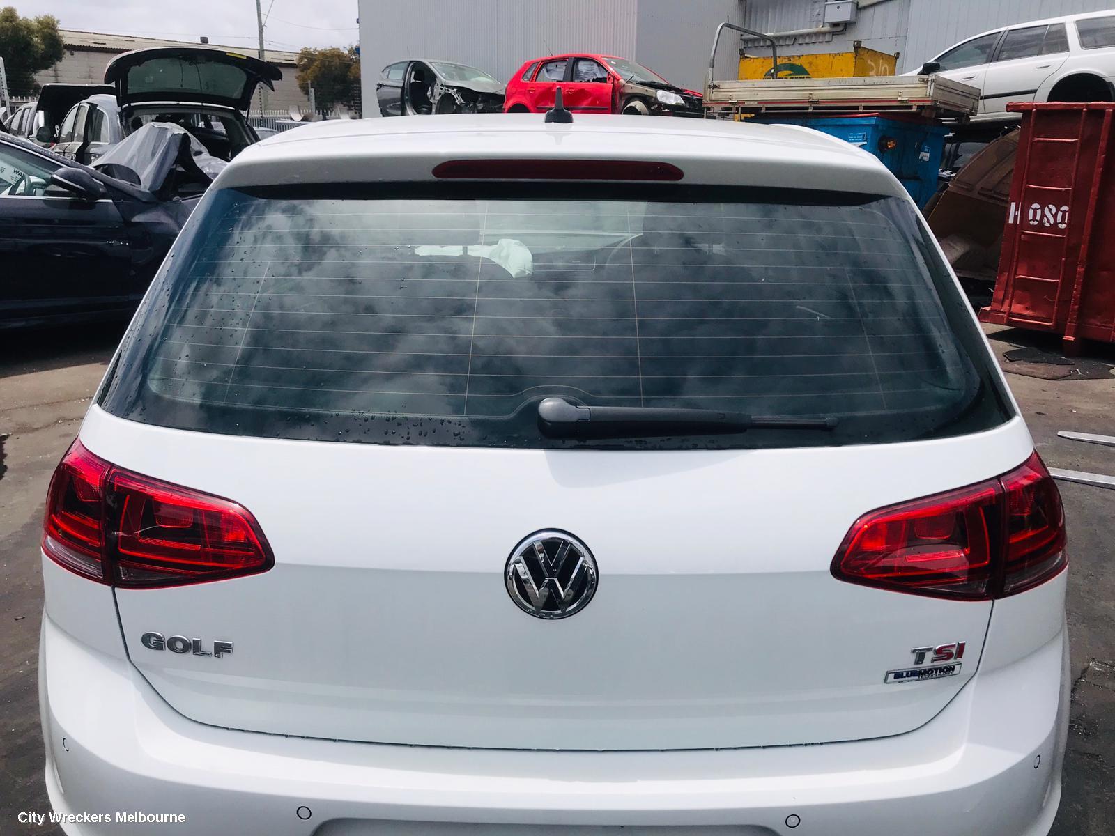 VOLKSWAGEN GOLF RIGHT TAILLIGHT, GEN 7, HATCH, STANDARD, TRENDLINE/COMFORTLINE, NON LED TYPE, NON TINTED TYPE, 03/2013 - 03/2017