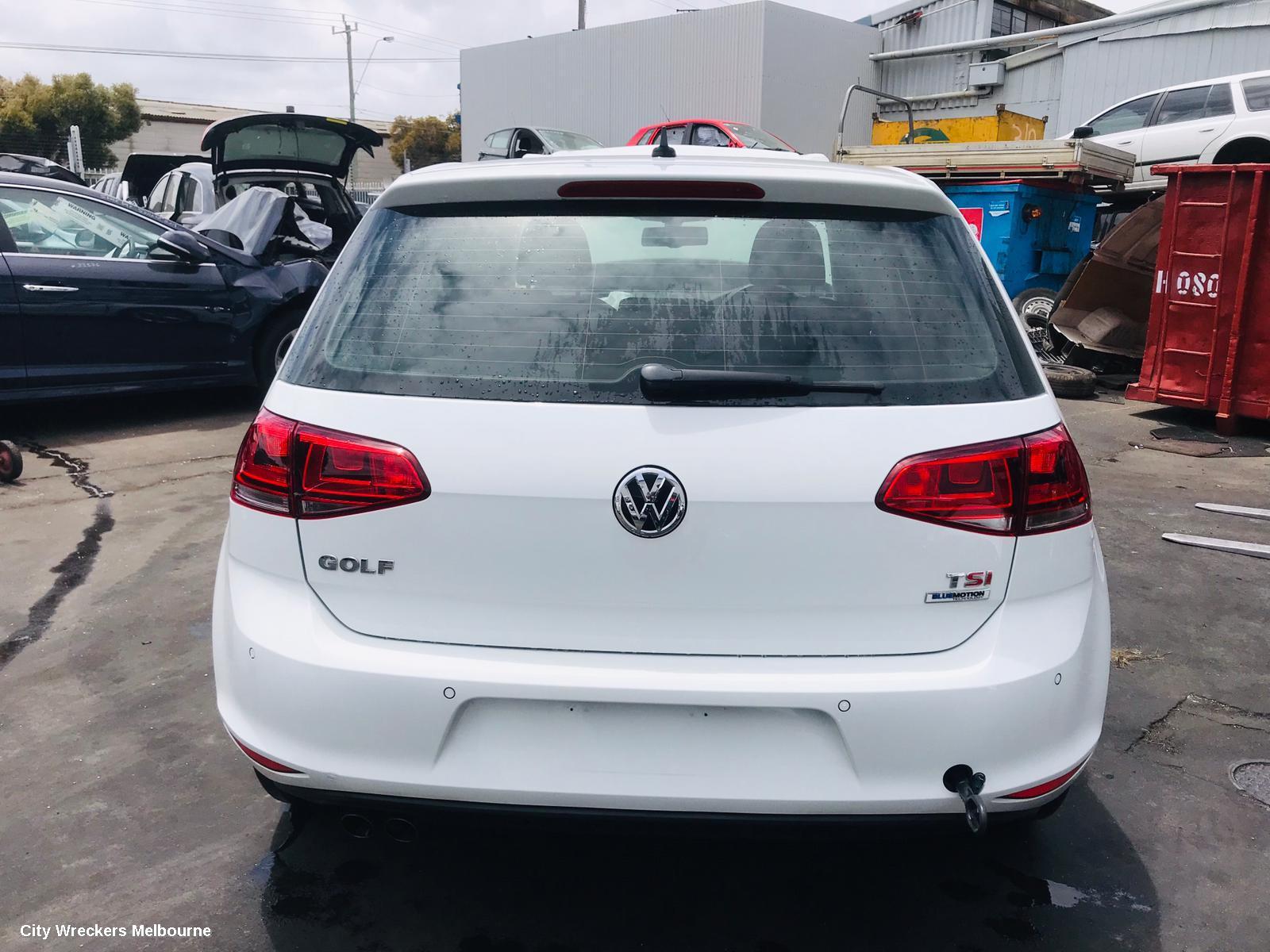 VOLKSWAGEN GOLF RIGHT TAILLIGHT, GEN 7, HATCH, STANDARD, TRENDLINE/COMFORTLINE, NON LED TYPE, NON TINTED TYPE, 03/2013 - 03/2017