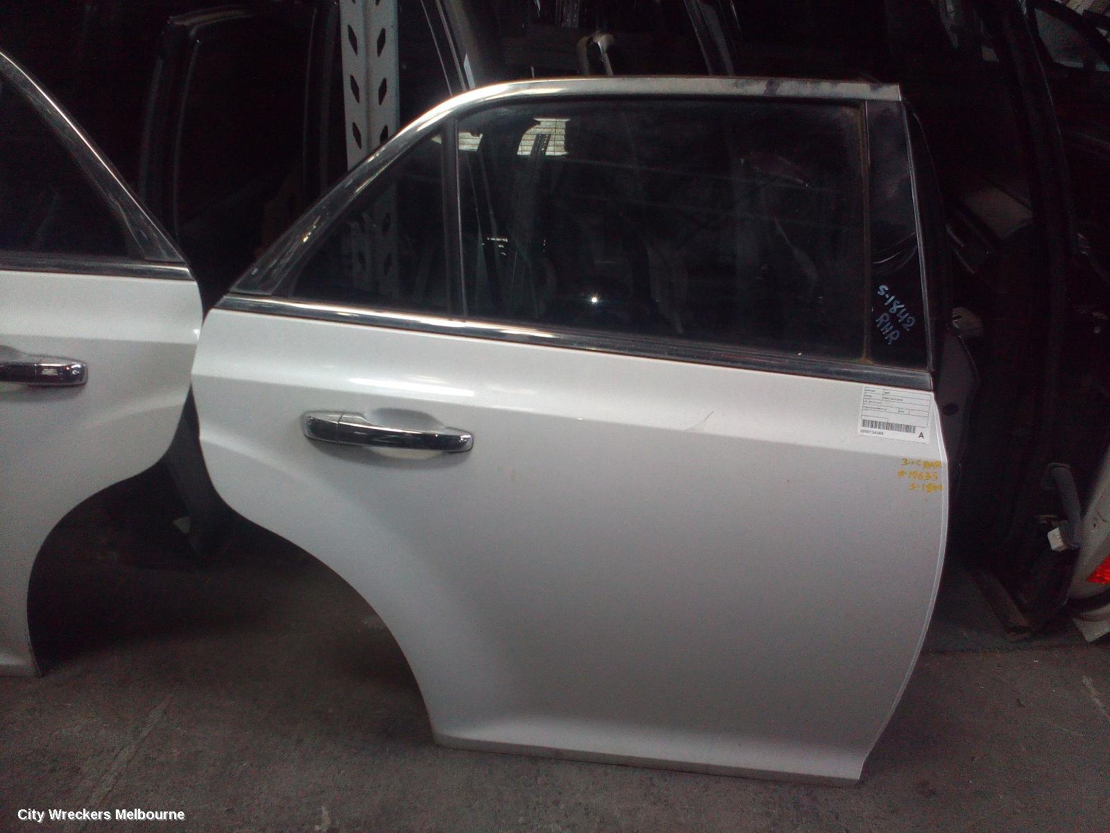 CHRYSLER 300C RIGHT REAR DOOR, LX2, 07/2012 - 12/2021