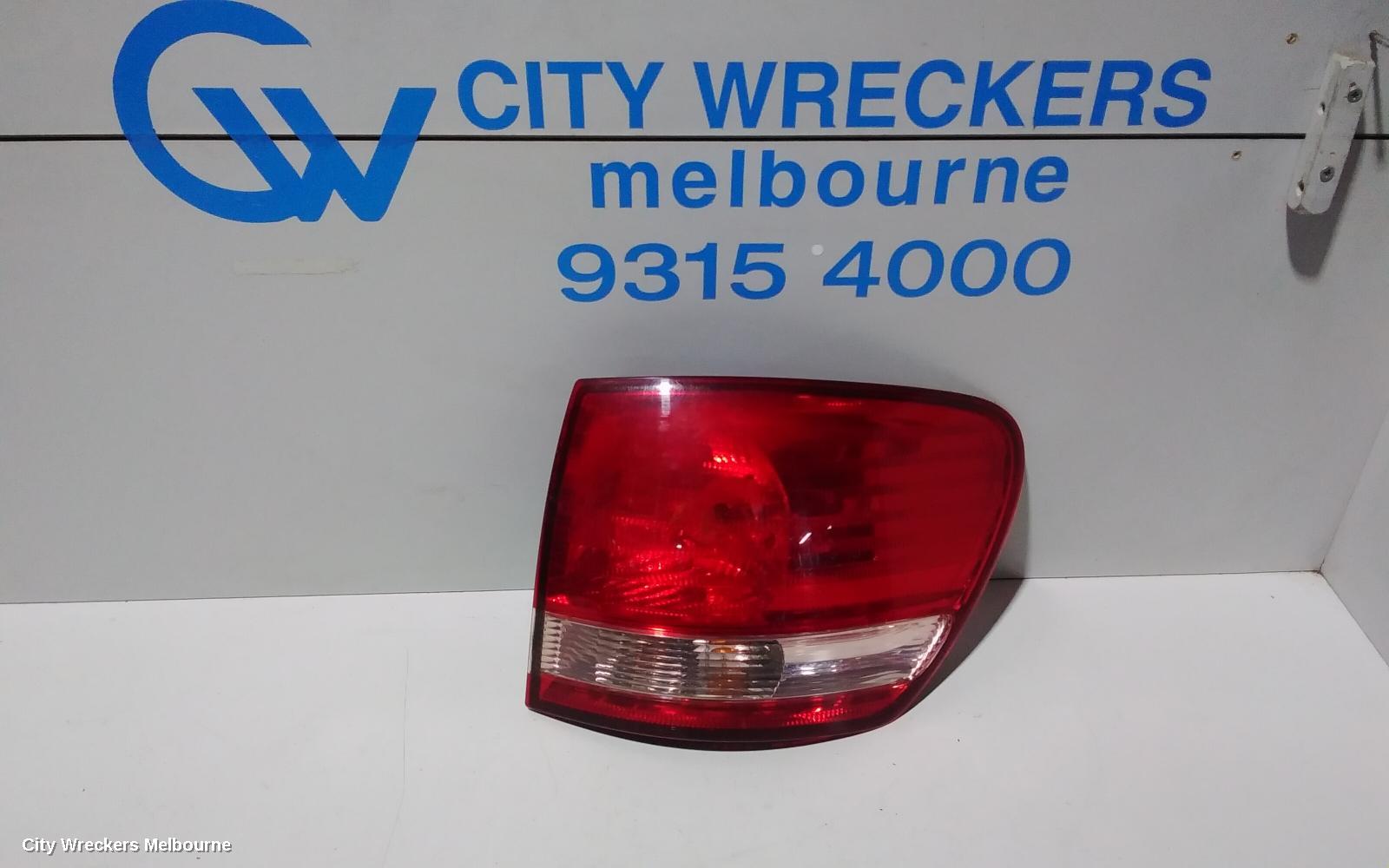 TOYOTA AVENSIS RIGHT TAILLIGHT, ACM20R, 12/2001 - 11/2003