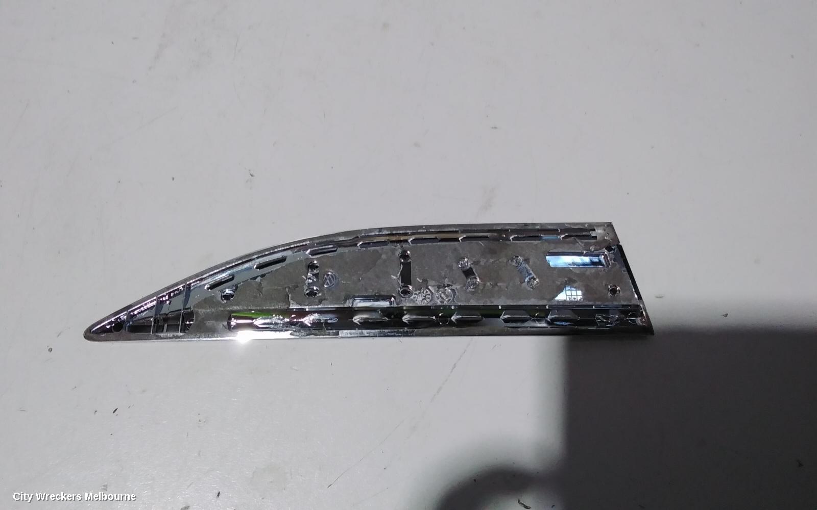 VOLKSWAGEN T-CROSS, C1, 01/2020 ONWARDS, LH CHROME ON GUARD: 80430