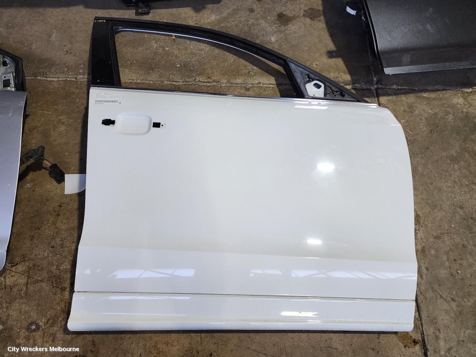 AUDI Q5 RIGHT FRONT DOOR, 8R, 03/2009 - 08/2013
