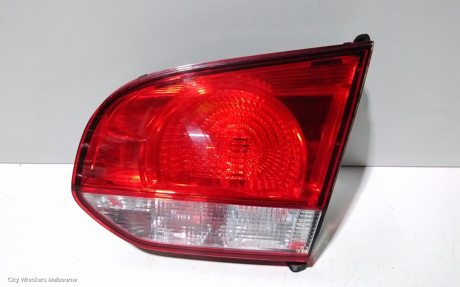 VOLKSWAGEN GOLF REAR GARNISH, TAILGATE LAMP (RH SIDE), GEN 6, 12/2008 - 03/2013