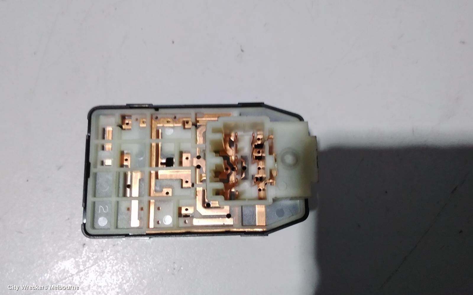 HYUNDAI I45, MIRROR SWITCH, AUTO FOLD TYPE, YF, 02/2010 - 05/2014