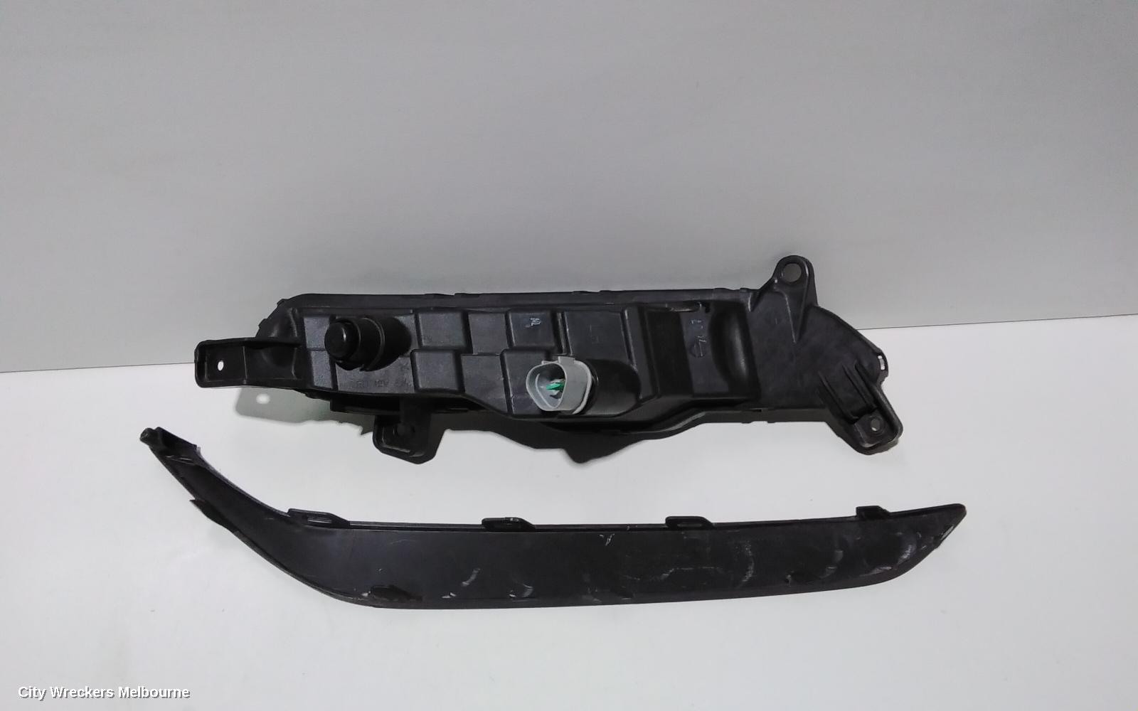 HYUNDAI TUCSON LEFT INDICATOR/FOG/SIDE, DAYTIME RUNNING LAMP, TL, KOREAN BUILT (VIN KMHJ), 07/2015 - 06/2018