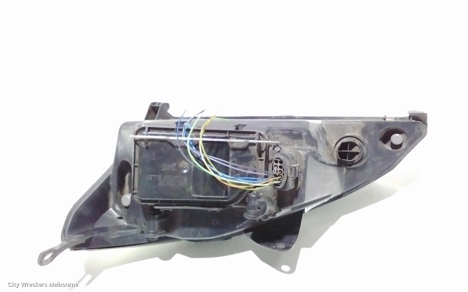 FORD FOCUS RIGHT HEADLAMP, LR, ST170, 01/2001 - 06/2005