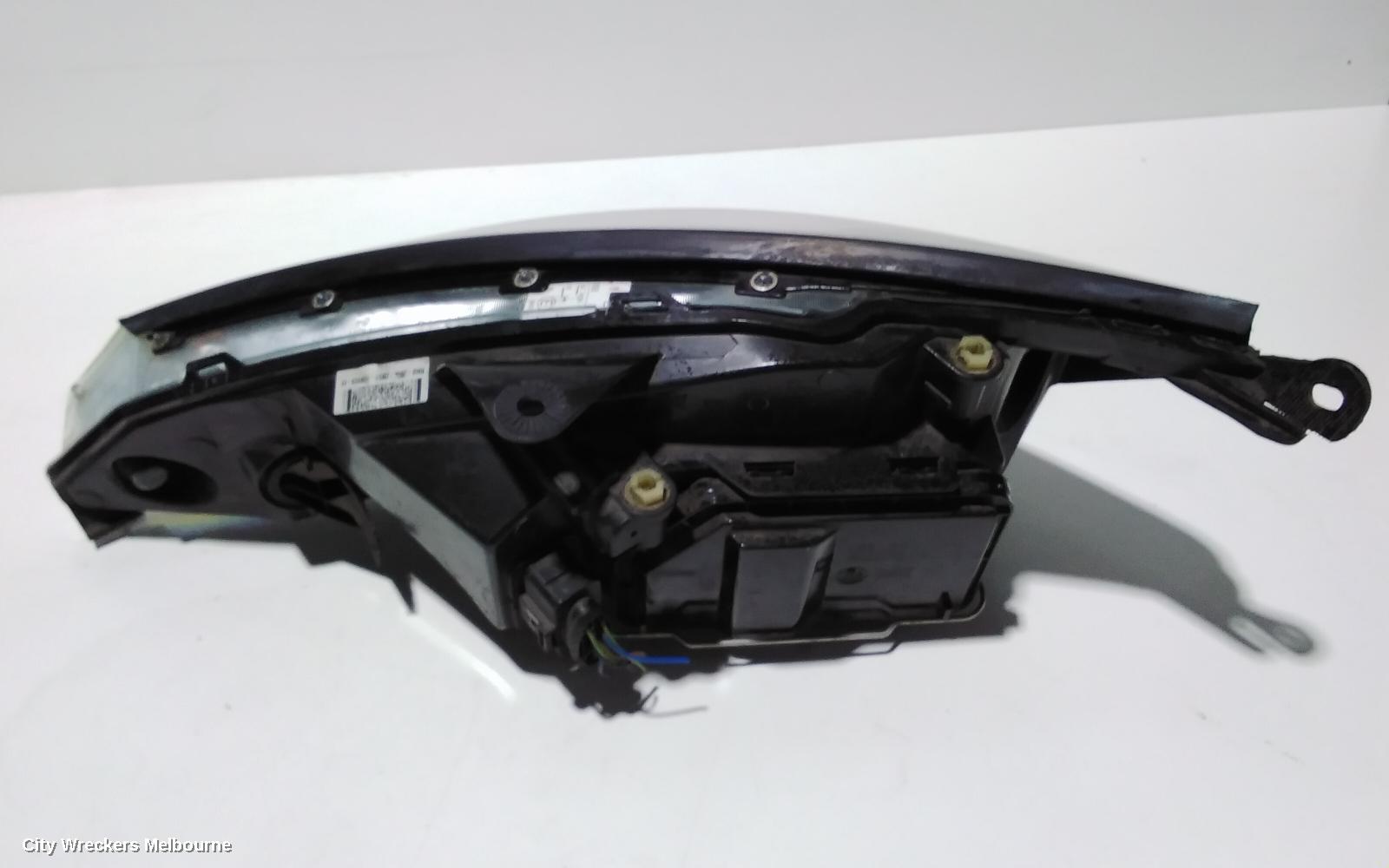 FORD FOCUS RIGHT HEADLAMP, LR, ST170, 01/2001 - 06/2005