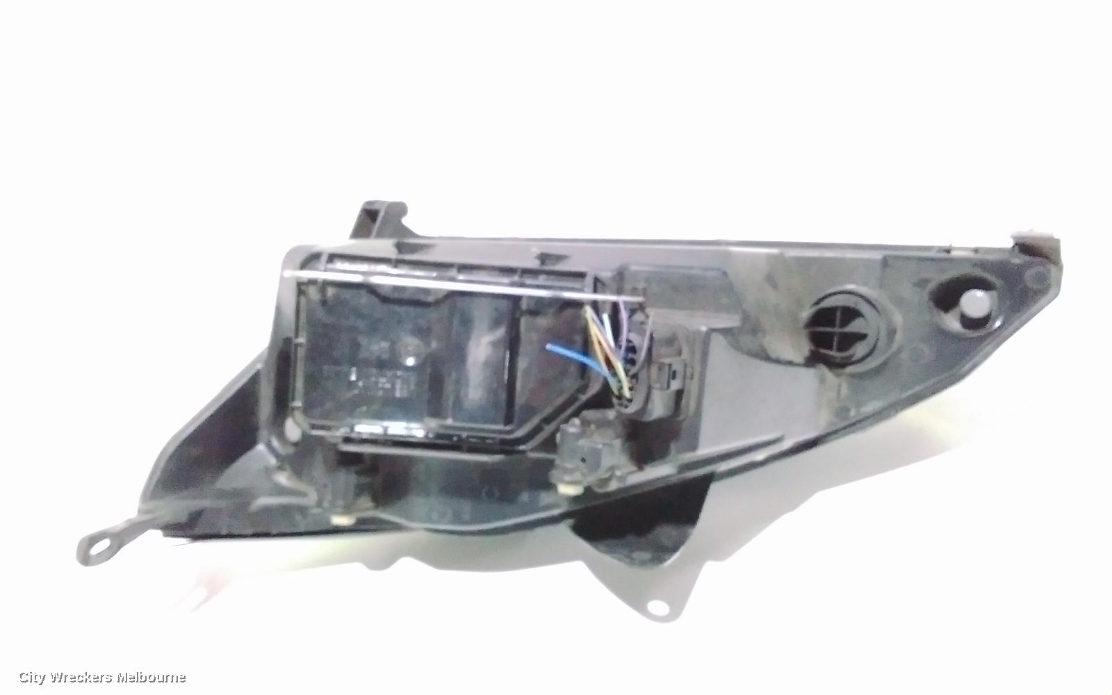 FORD FOCUS RIGHT HEADLAMP, LR, ST170, 01/2001 - 06/2005