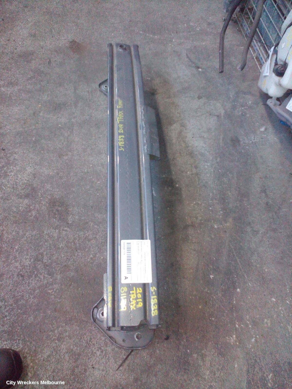 HOLDEN TRAX R/BAR BRACKET/REINFO, REINFORCEMENT, TJ SERIES, 08/2013 ONWARDS