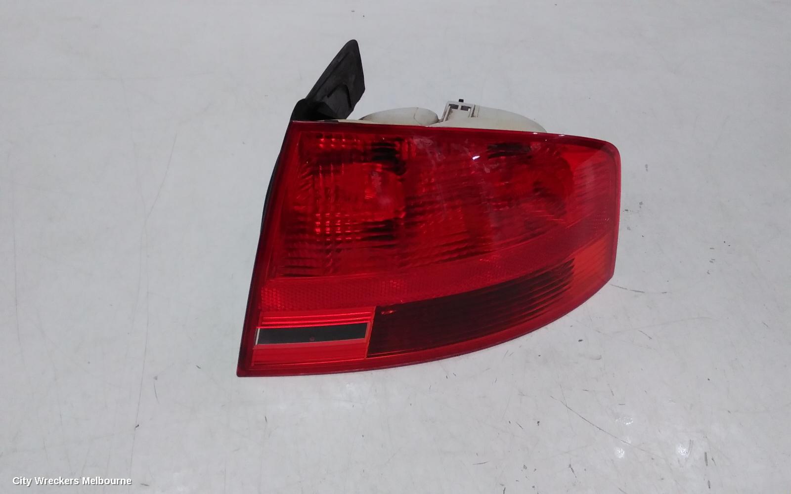 AUDI A4 RIGHT TAILLIGHT, B7 (A4/S4/RS4), SEDAN, 08/2004 - 06/2008