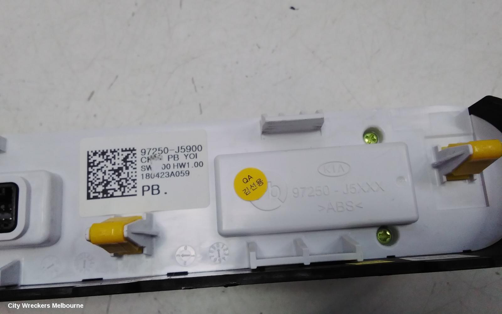 KIA STINGER HEATER/AC CONTROLS, DUAL ZONE CLIMATE CONTROL, W/ SYNC BUTTON, CK, 06/2017 ONWARDS