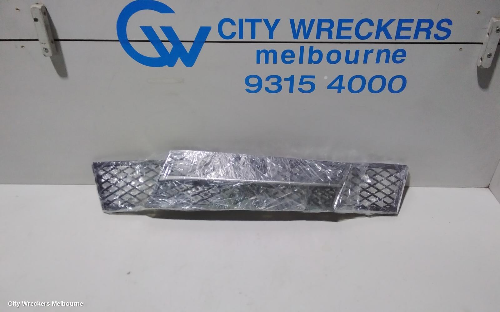 BMW 5 SERIES GRILLE, BUMPER GRILLE (CENTRE), 3-PIECE TYPE, NON DRIVE ASSIST TYPE, F10/F11, SEDAN/WAGON, 05/2010 - 01/2017