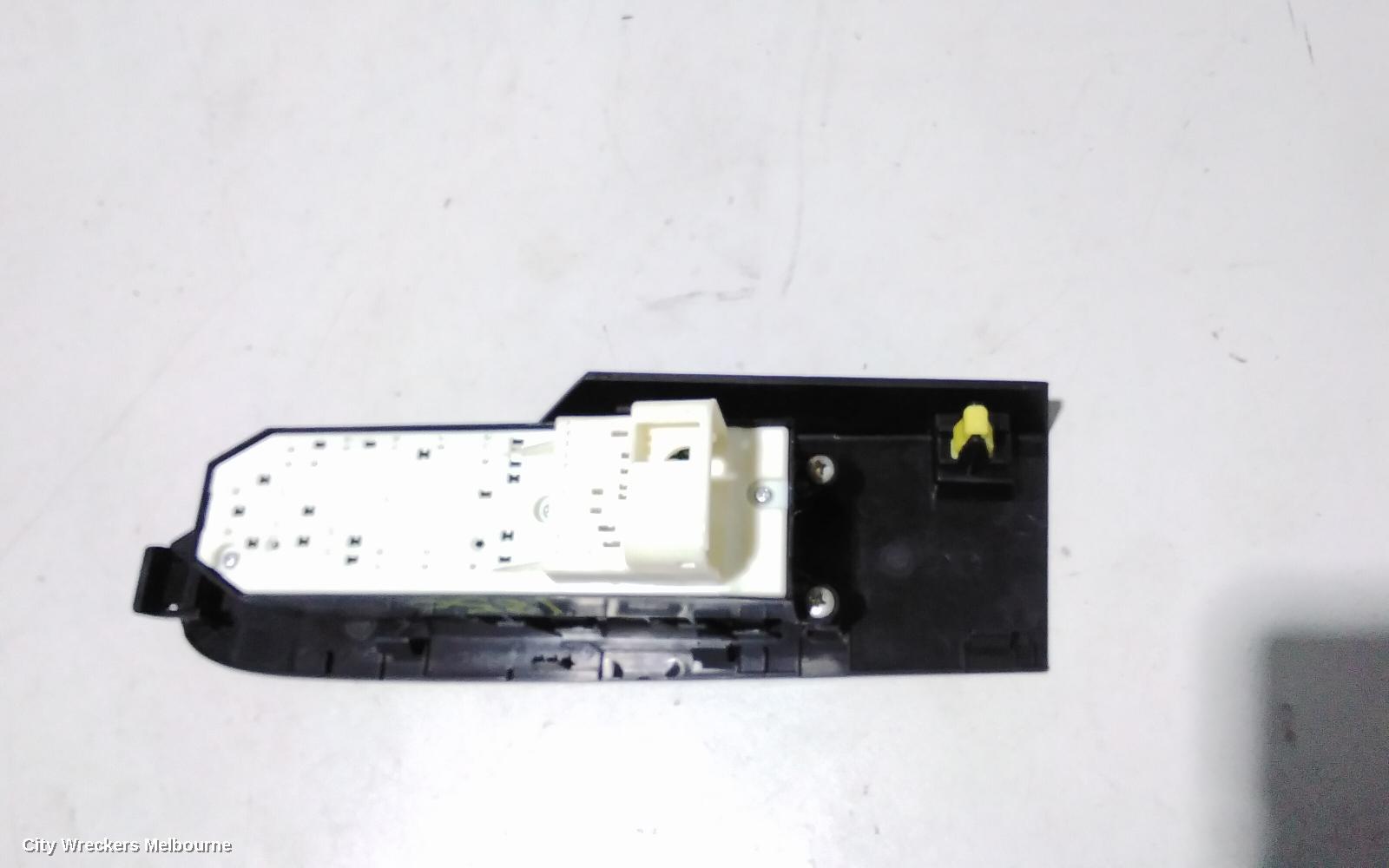 TOYOTA COROLLA PWR DR WIND SWITCH, RH FRONT (MASTER SWITCH), ZRE182R, HATCH, STANDARD, 03/2015 - 06/2018