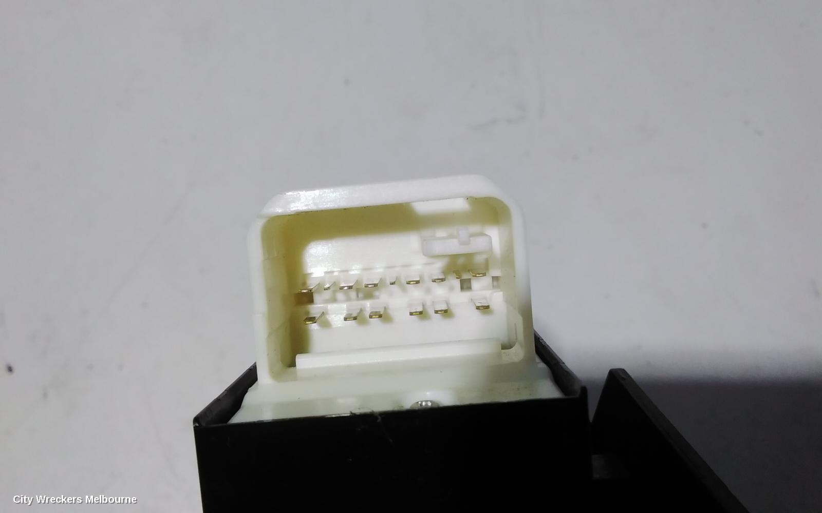 TOYOTA COROLLA PWR DR WIND SWITCH, RH FRONT (MASTER SWITCH), ZRE182R, HATCH, STANDARD, 03/2015 - 06/2018