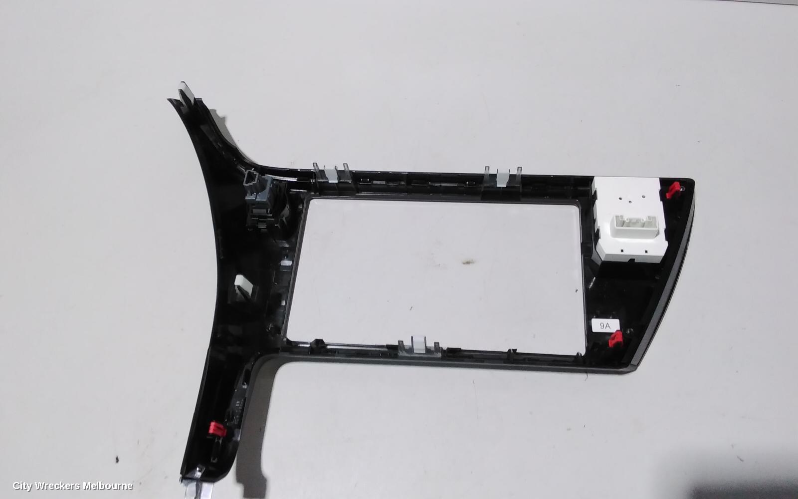 TOYOTA COROLLA RADIO/CD/DVD/SAT/TV, 6.1IN TOUCHSCREEN (P/N ON FACE 100523), ZRE182R, HATCH, 03/2015 - 06/2018