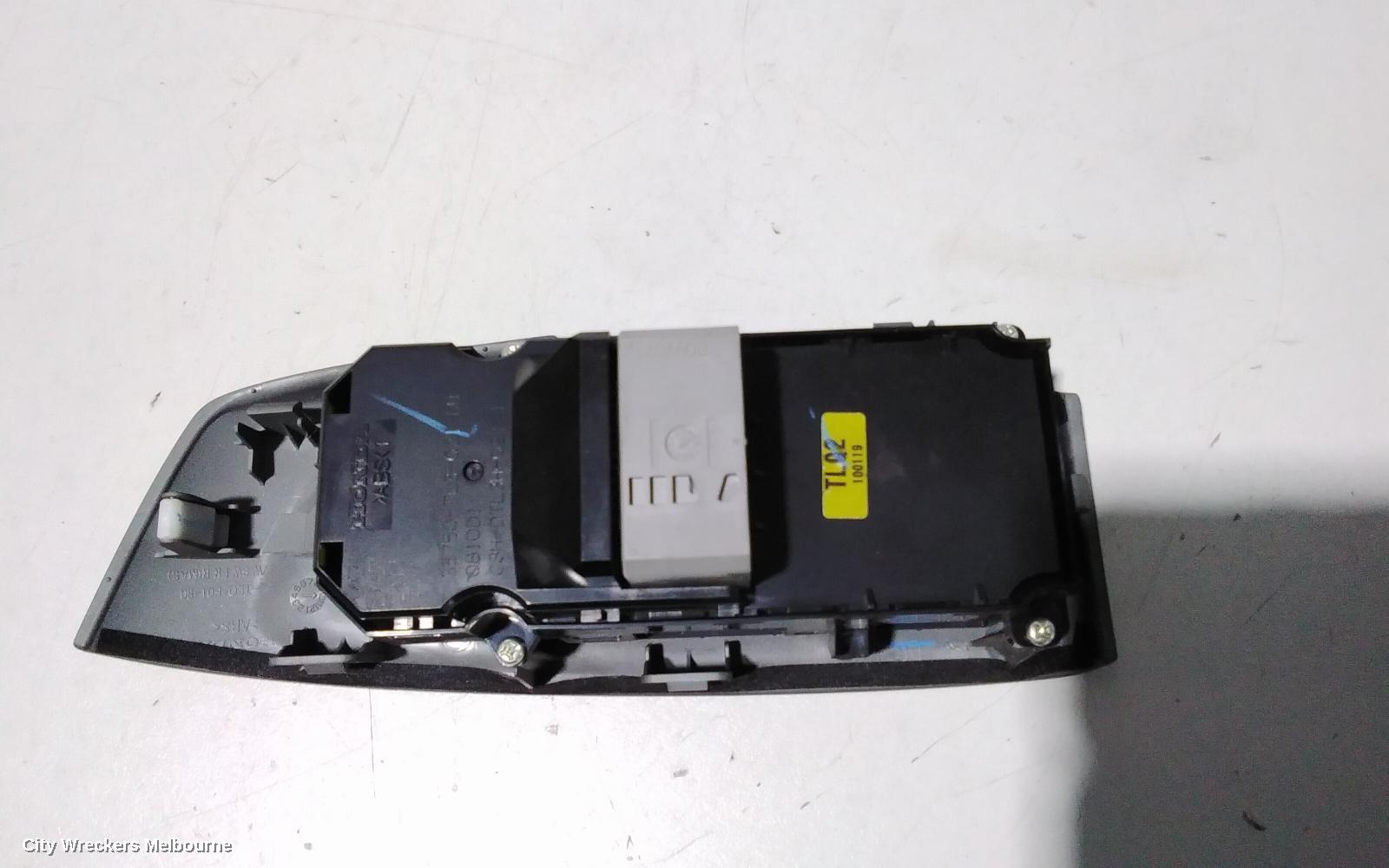 HONDA ACCORD PWR DR WIND SWITCH, RH FRONT (MASTER SWITCH), 8TH GEN, EURO (VIN JHMCU), BASE, 01/2010 - 06/2011