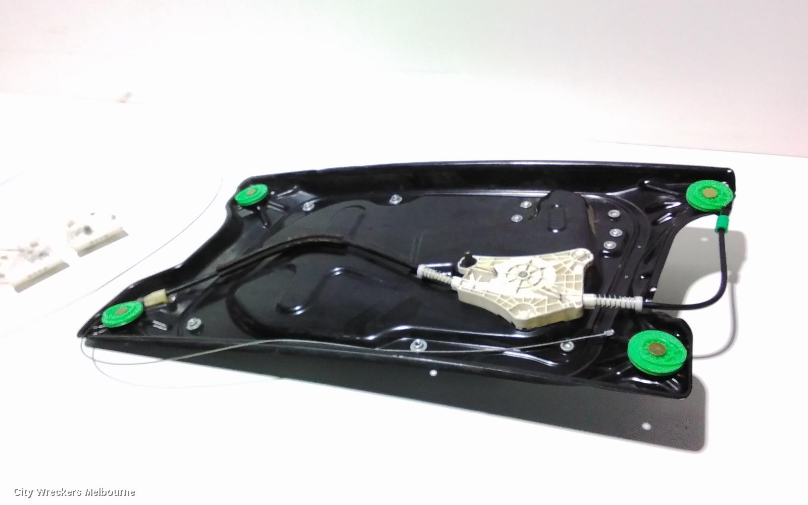 LAND ROVER RANGEROVER SPORT RIGHT FRONT WINDOW REG/MOTOR, L320, 08/2005 - 12/2013