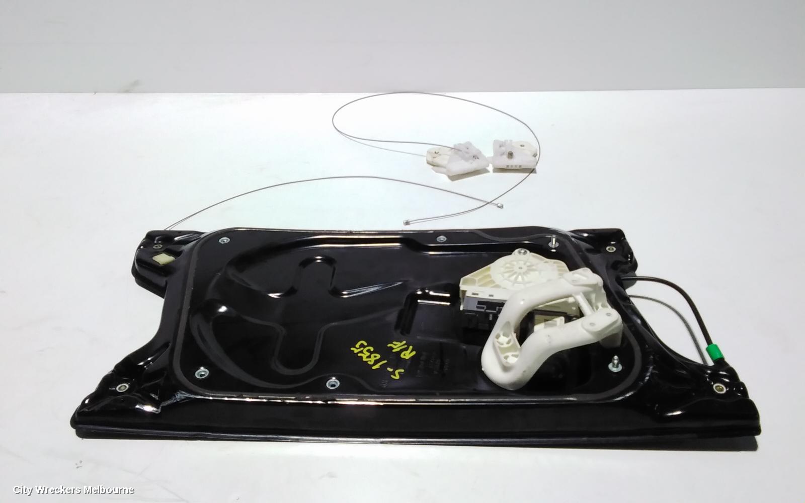 LAND ROVER RANGEROVER SPORT RIGHT FRONT WINDOW REG/MOTOR, L320, 08/2005 - 12/2013