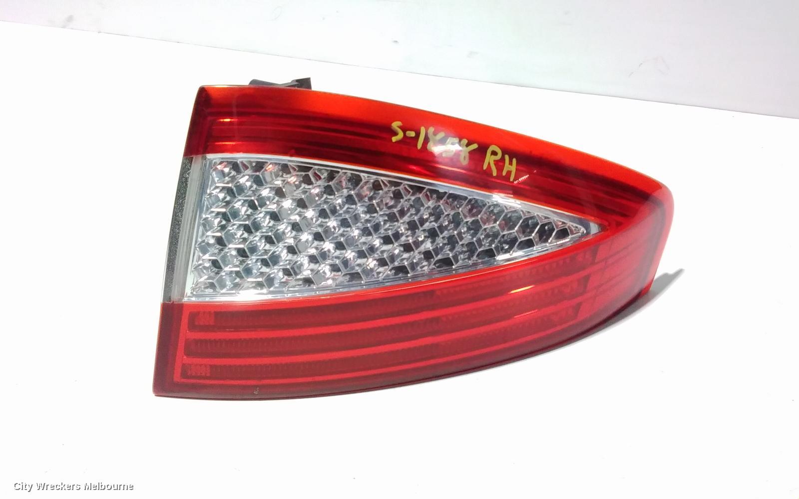 FORD MONDEO RIGHT TAILLIGHT, MA, HATCH, 10/2007 - 07/2009