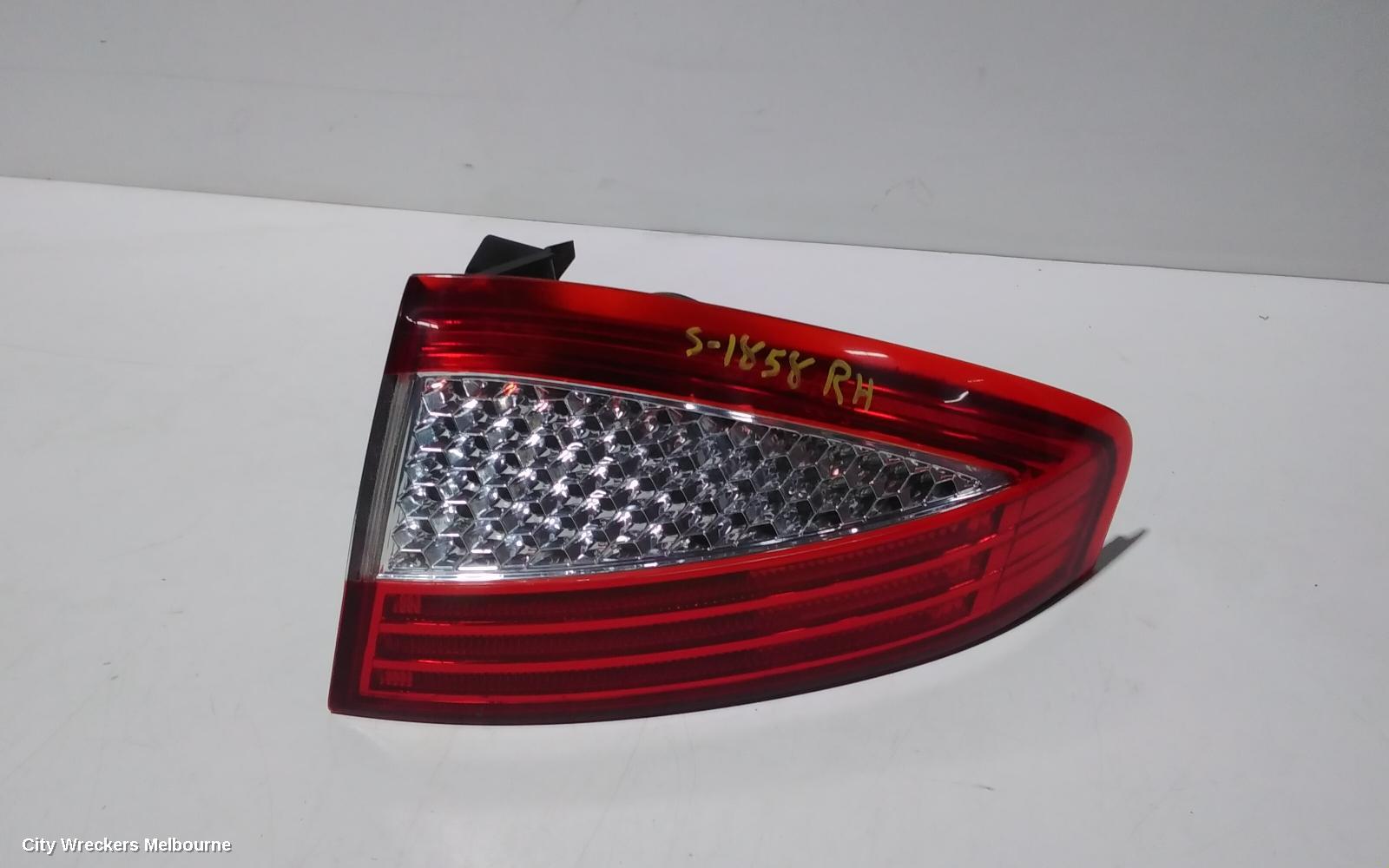 FORD MONDEO RIGHT TAILLIGHT, MA, HATCH, 10/2007 - 07/2009