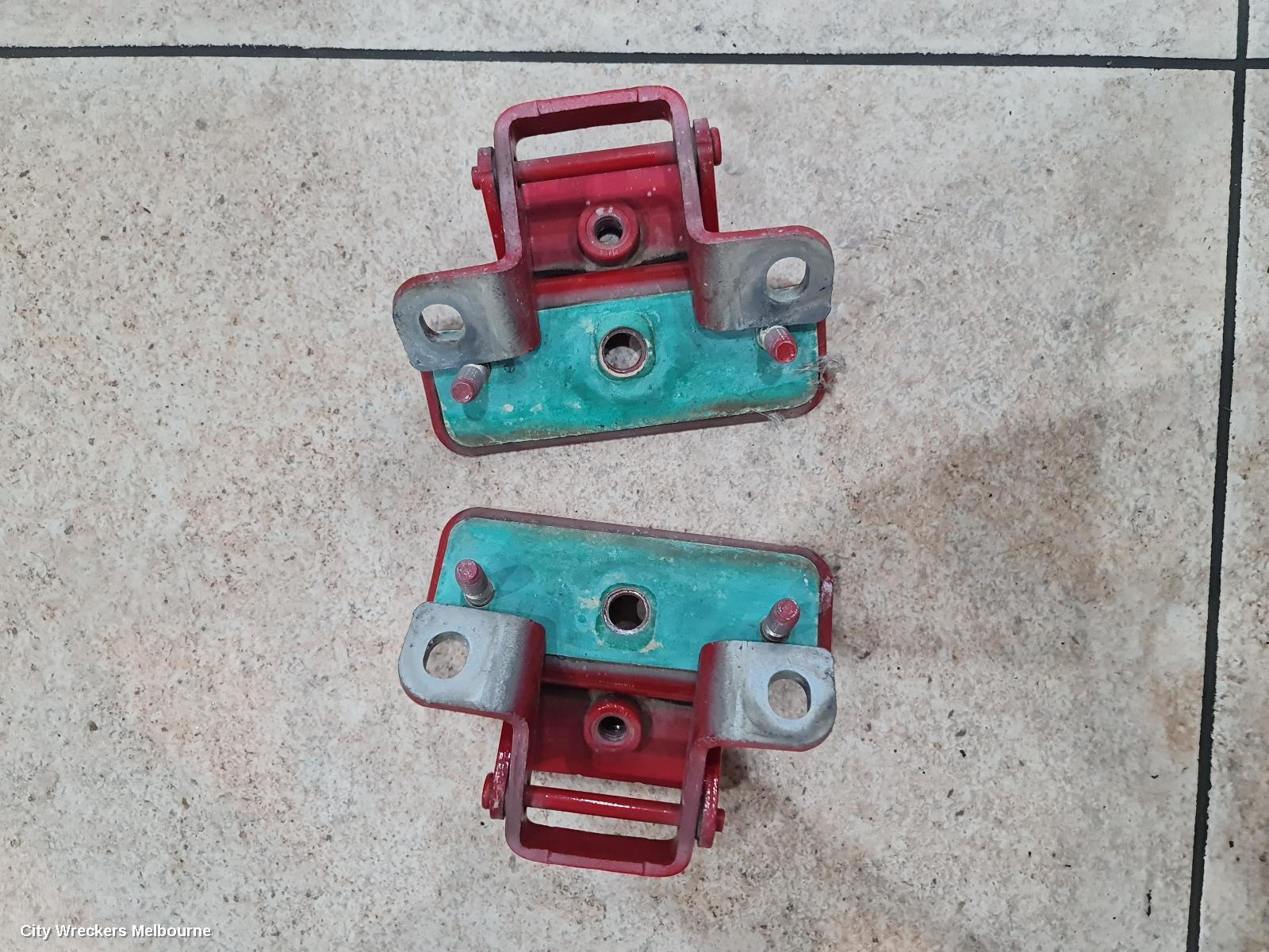 HOLDEN COMMODORE BOOTLID/TGATE HINGE, VF, 05/2013 - 12/2017