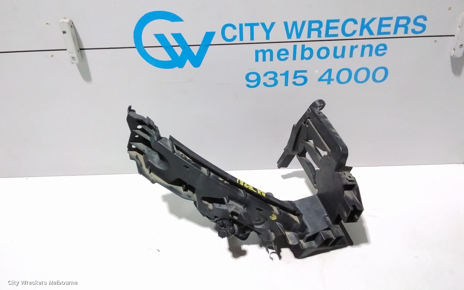 AUDI Q5, 8R, 12/2008 - 01/2017, HEADLIGHT BRACKET RHS: 80784