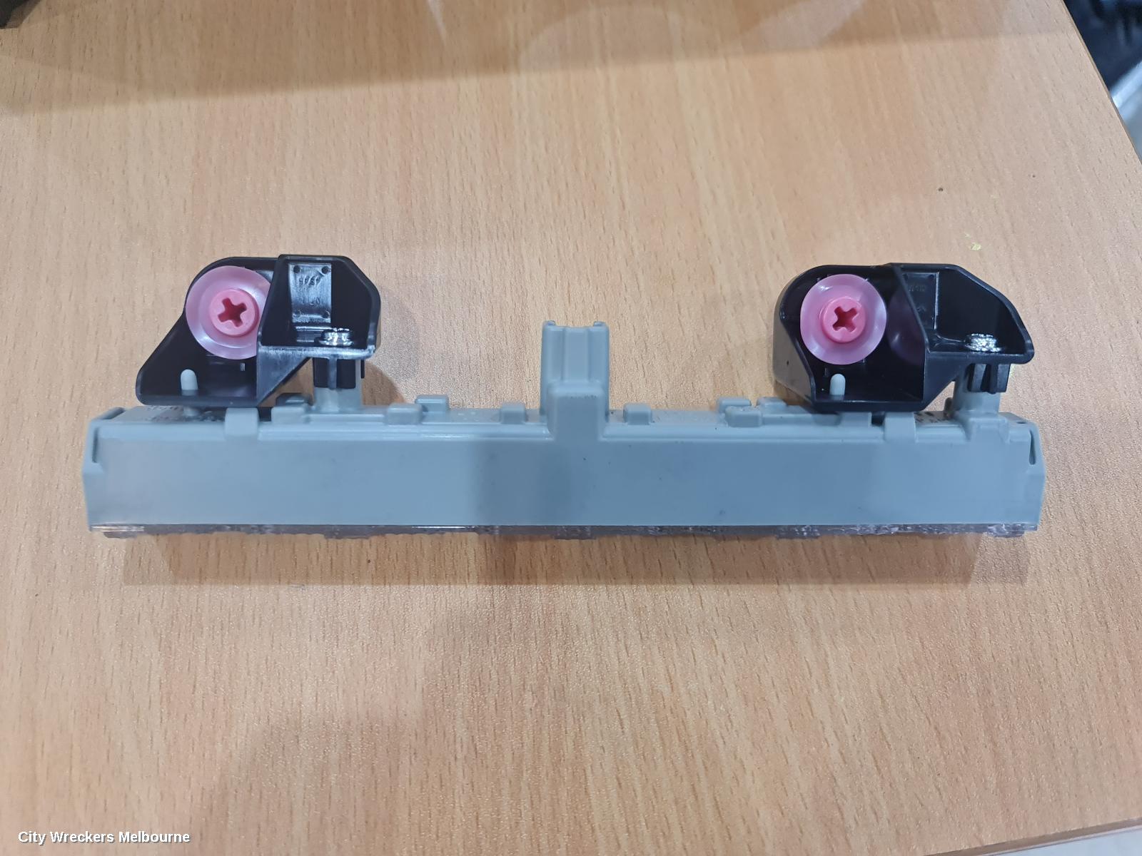 TOYOTA COROLLA HIGH LEVEL STOPLIGHT, ZRE182R 10/2012 - 06/2018