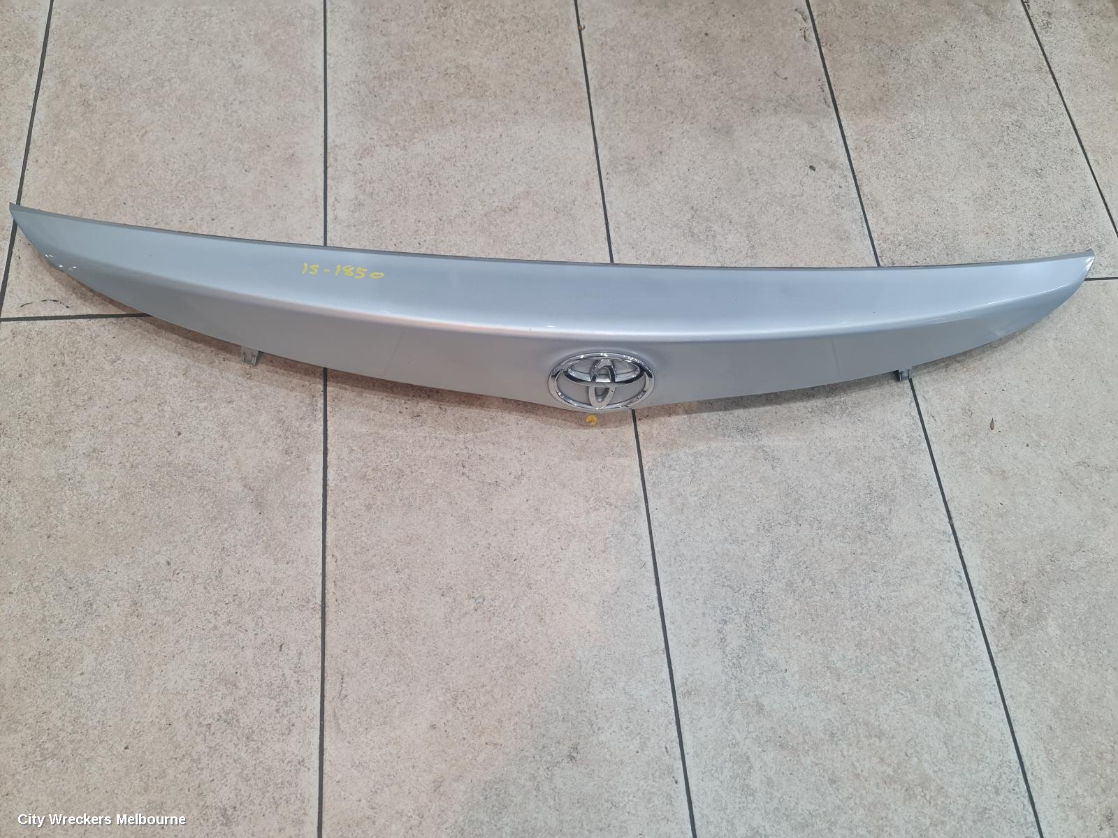 TOYOTA COROLLA REAR GARNISH, TAILGATE GARNISH (CENTRE), ZRE182R, HATCH, 04/2015 - 06/2018