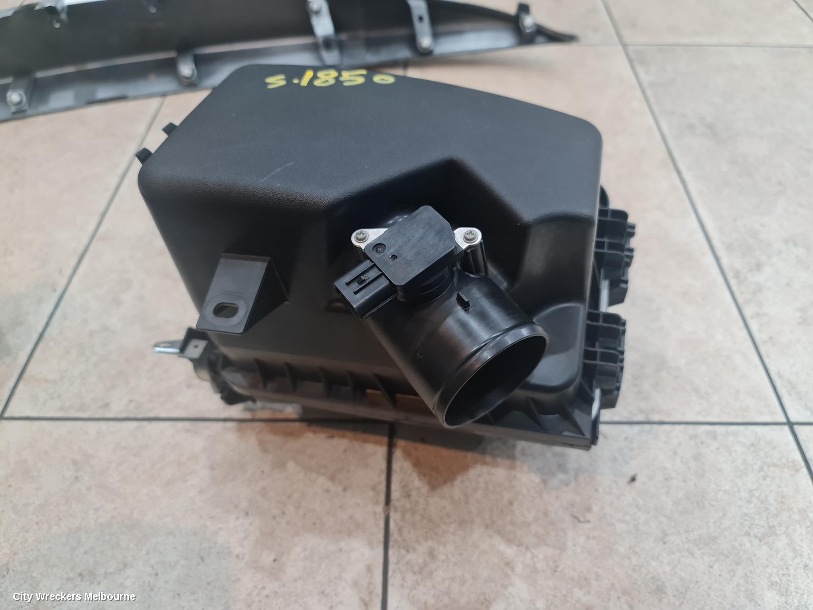 TOYOTA COROLLA AIR CLEANER/BOX, AIR CLEANER, ZRE182R, HATCH, 10/2012 - 06/2018