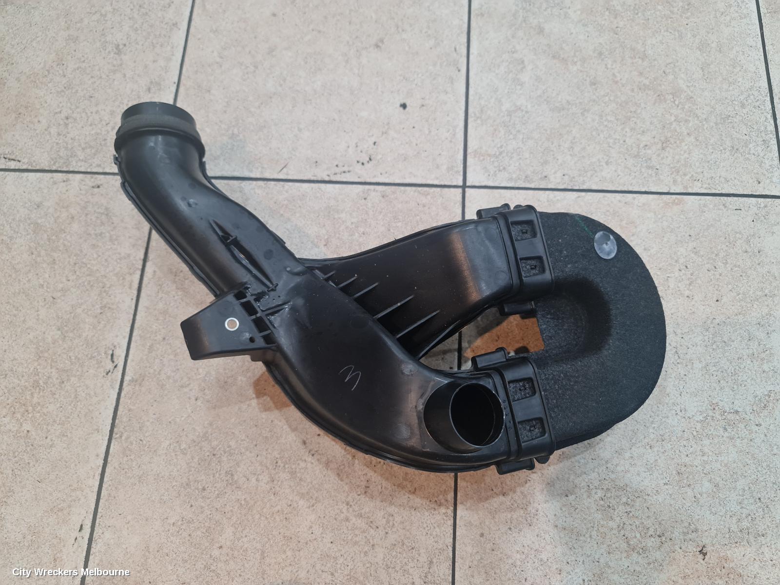 TOYOTA COROLLA AIR CLEANER DUCT/HOS, ZRE182R 10/2012 - 06/2018