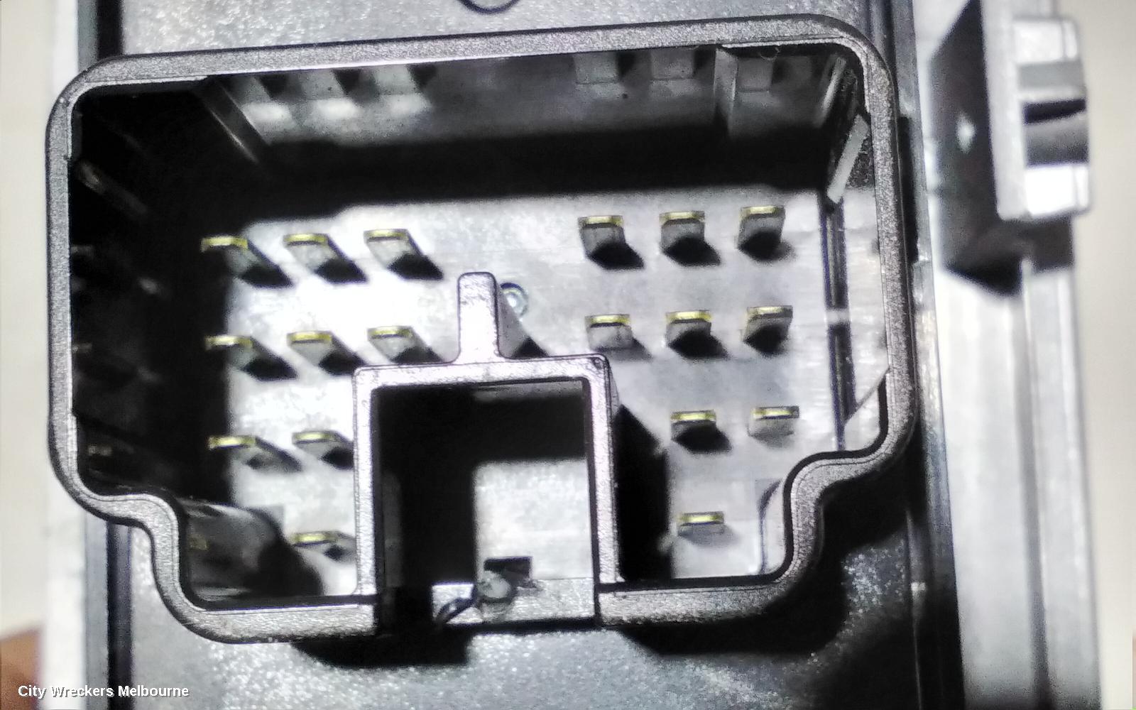 MITSUBISHI COLT PWR DR WIND SWITCH, RH FRONT (MASTER SWITCH), RG, HATCH, 01/2002 - 11/2011