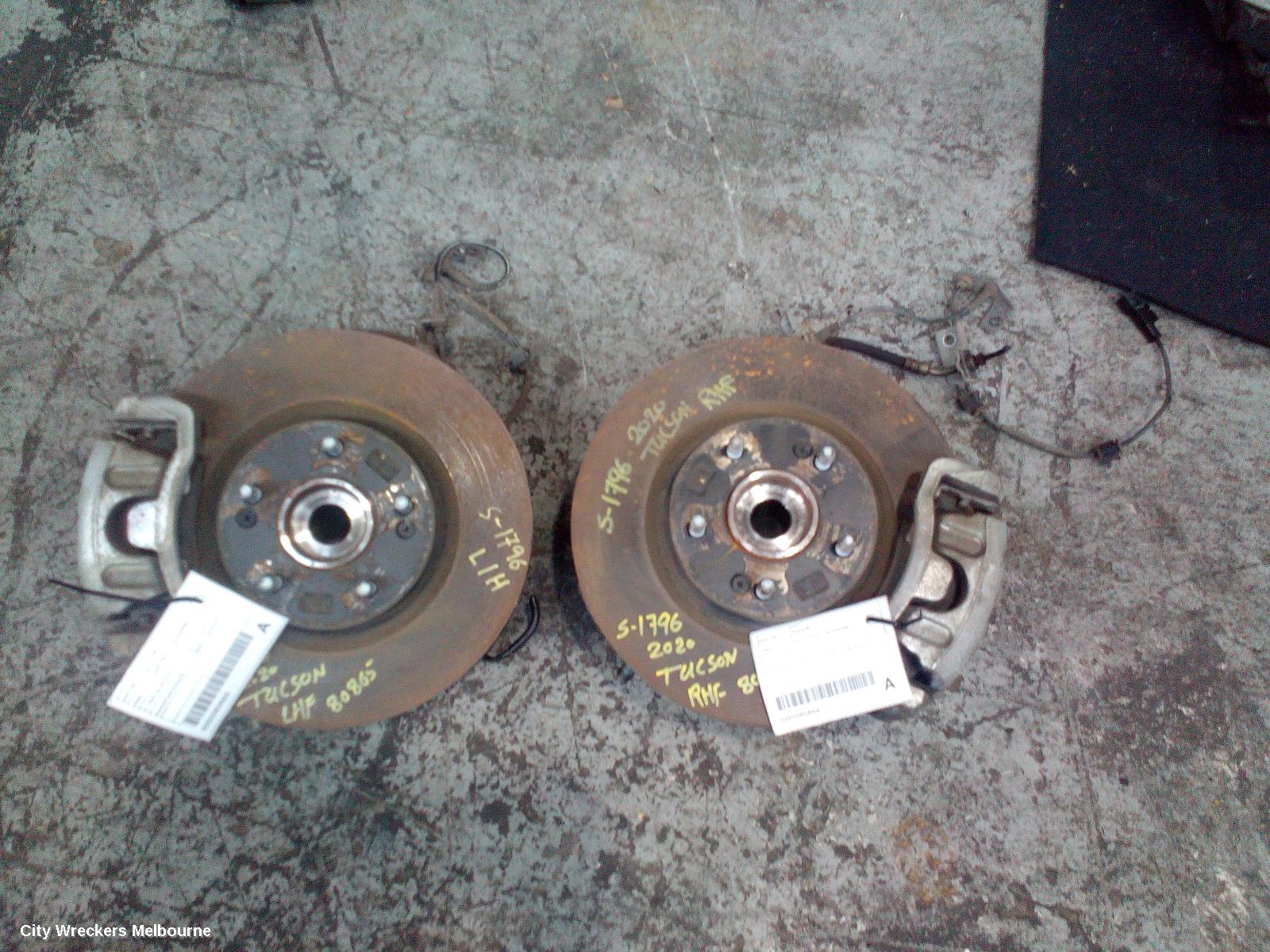 HYUNDAI TUCSON RIGHT FRONT HUB ASSEMBLY, TL, FWD, 06/2018 - 01/2021