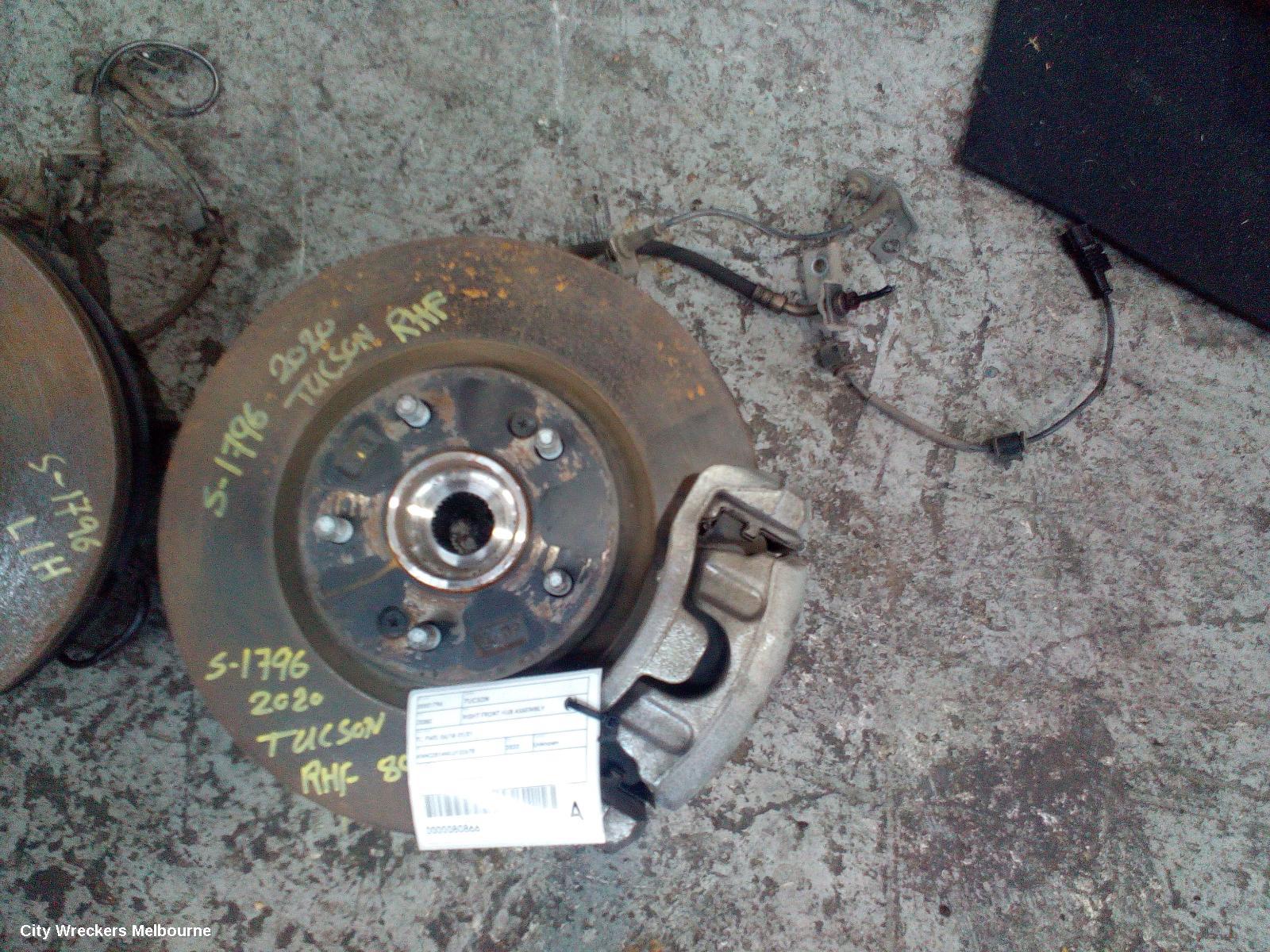 HYUNDAI TUCSON RIGHT FRONT HUB ASSEMBLY, TL, FWD, 06/2018 - 01/2021