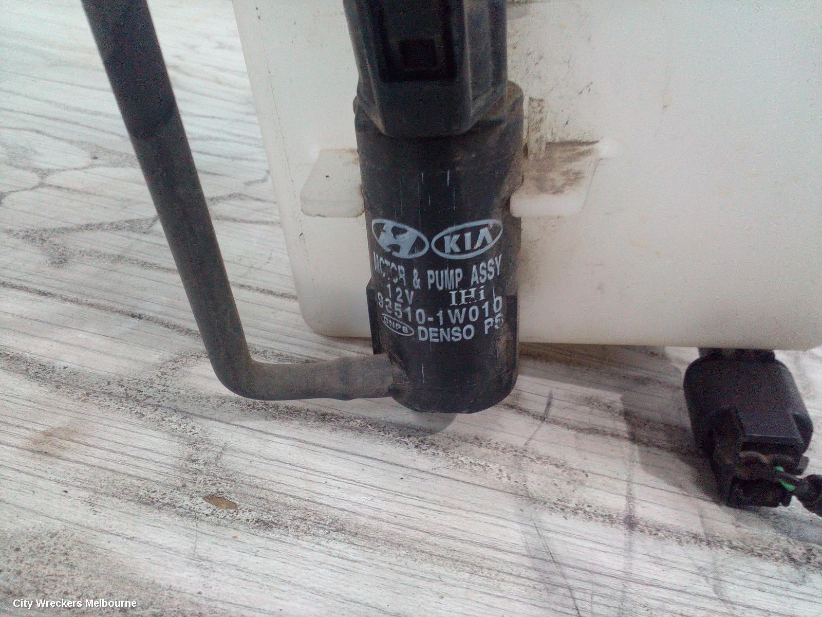 HYUNDAI I40 WASHER BOTTLE, VF, NON HEADLAMP WASHER TYPE, 09/2011 - 05/2015