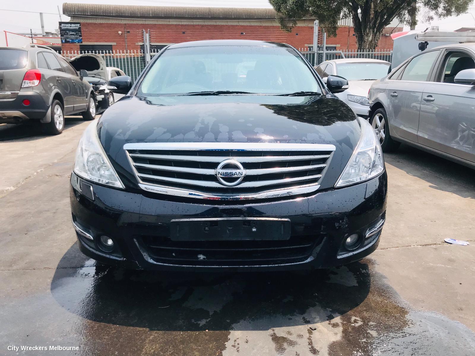 NISSAN MAXIMA ENGINE COVER