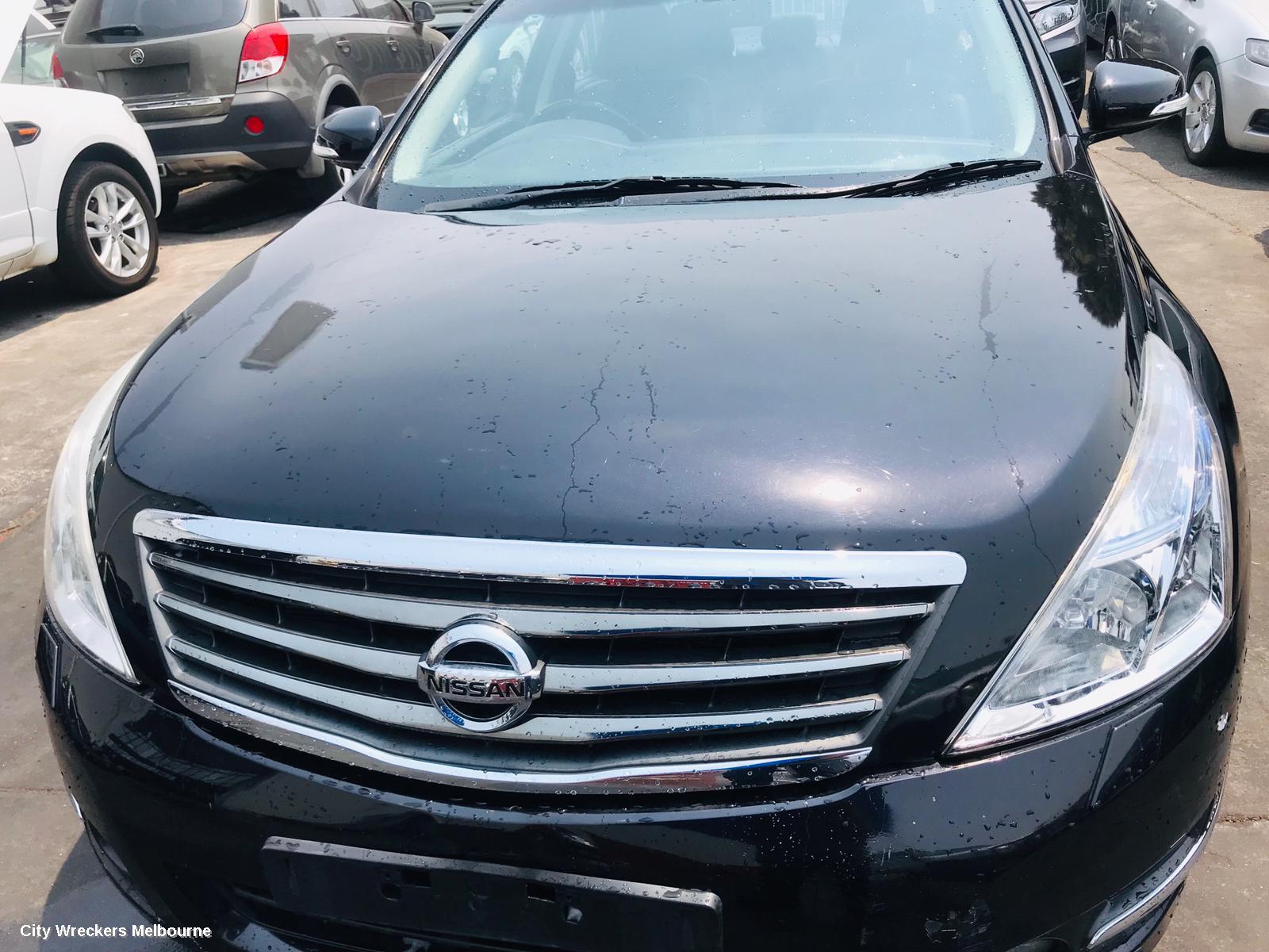 NISSAN MAXIMA ENGINE COVER