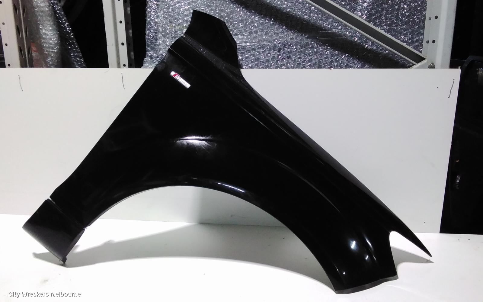 AUDI Q7 RIGHT GUARD, 4L, 09/2006 - 08/2015